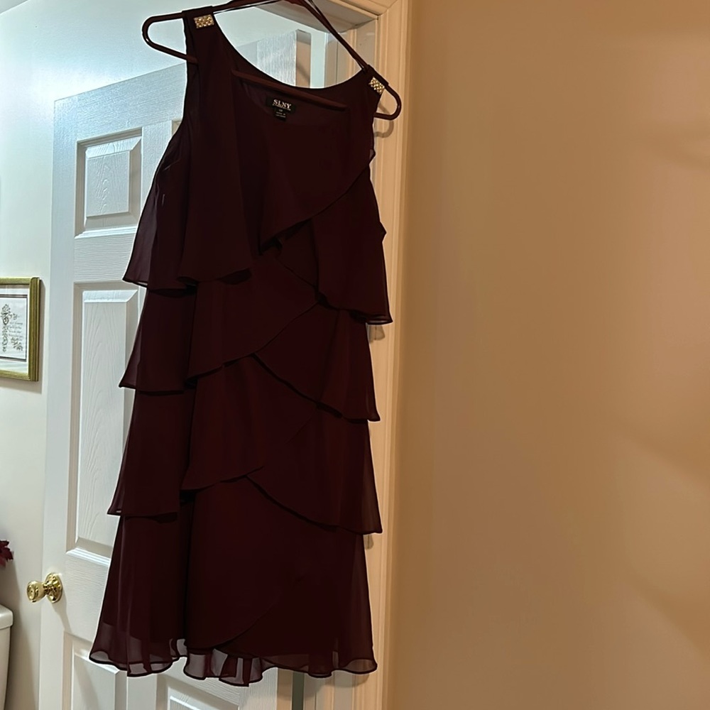 Women’s SLNY Brand dress.